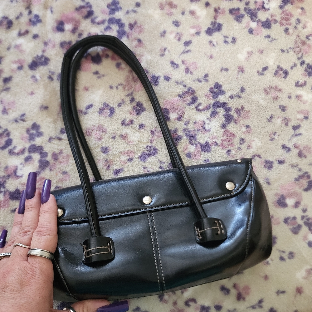 Elegant Black Leather Handbag